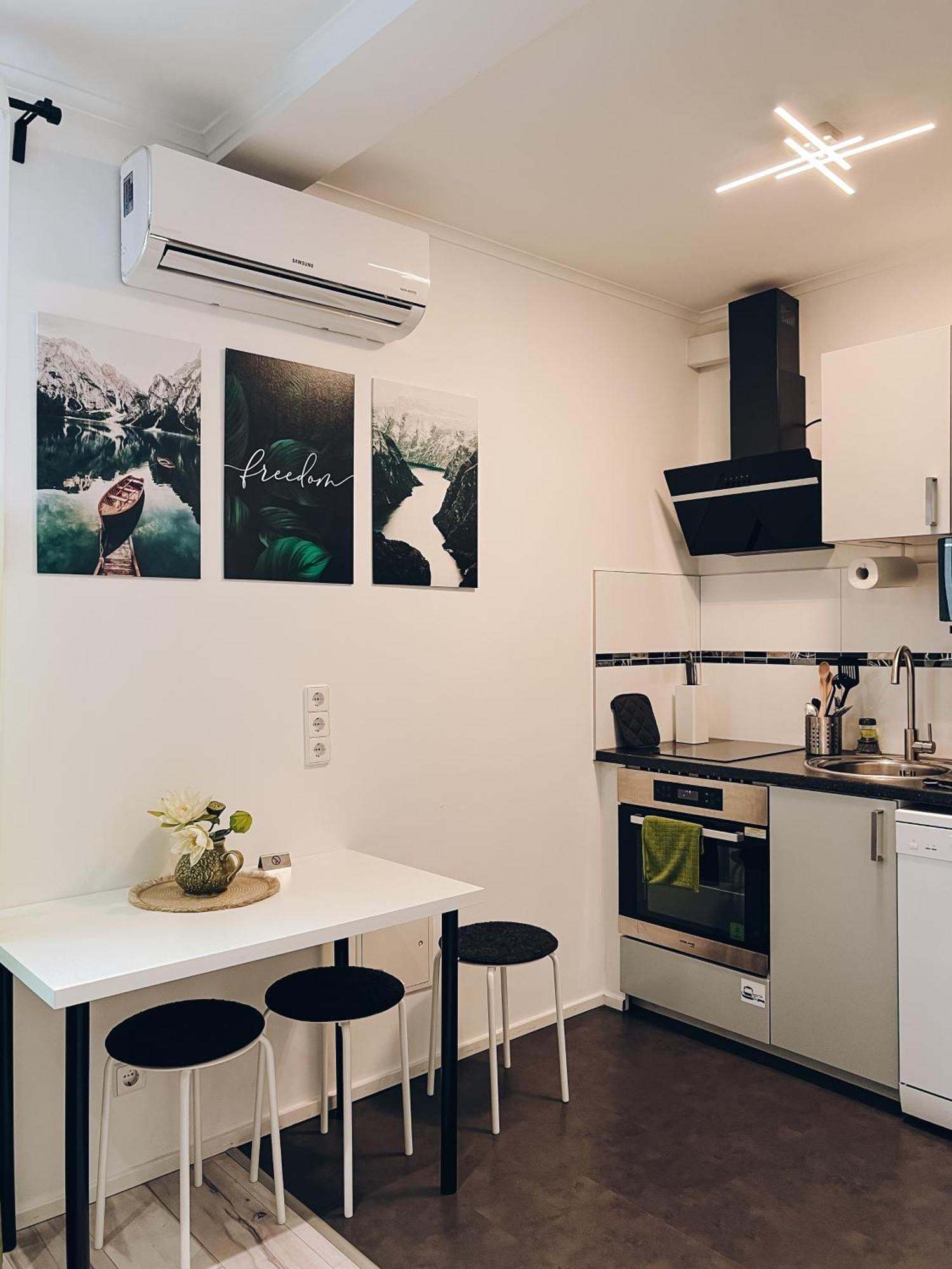 Neuwertiges Apartment Mit Kostenlose Privatparkplatz Auch Fuer Transporter Geeignet R1 Freiberg am Neckar Esterno foto
